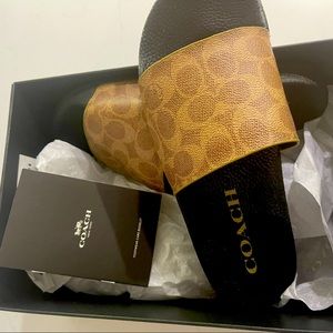 New in box tags unisex womens 10